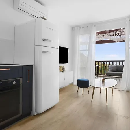30m² Vue Parking Apartment Saint-Raphael (Var)