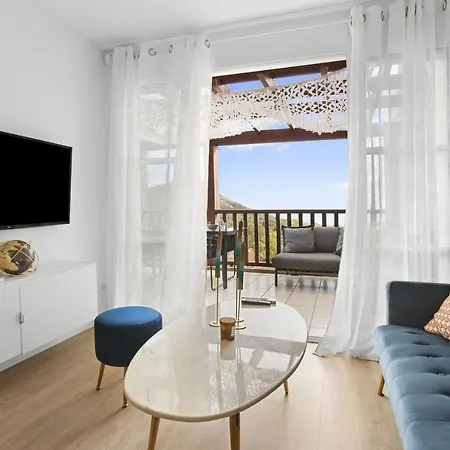 30m² Vue Parking Apartment