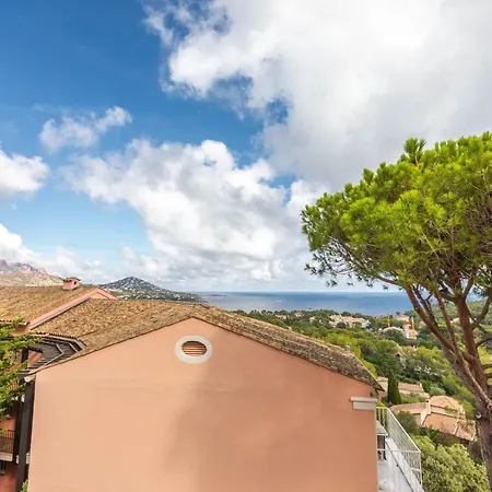 Apartment 30m² Vue Parking Saint-Raphael (Var)